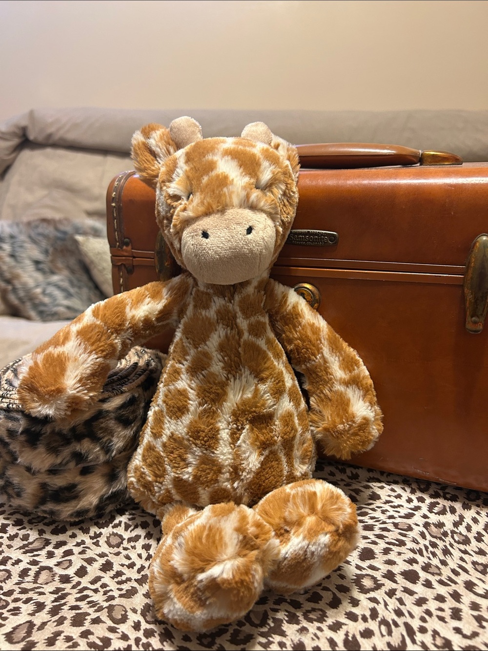 Jellycat Plush Bashful Giraffe Stuffed Animal - Soft Brown & Cream Giraffe Toy